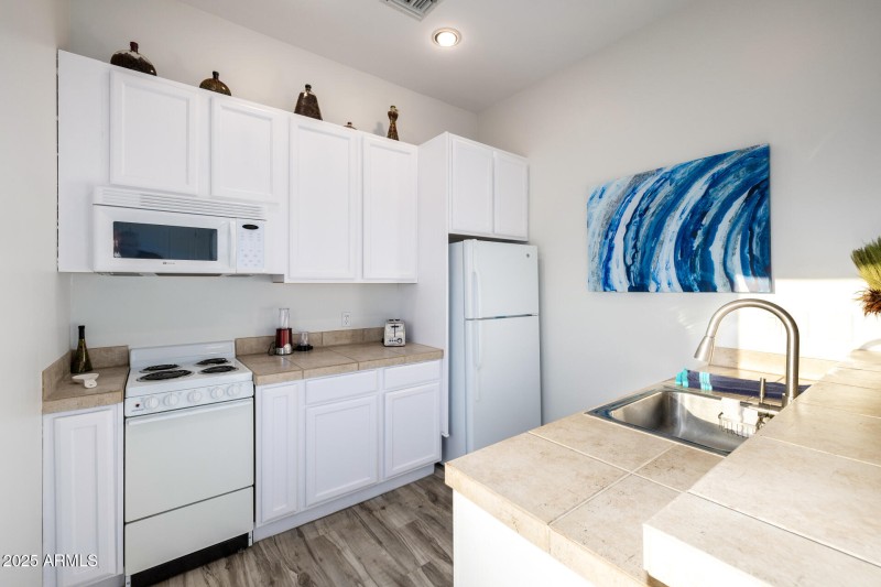 Guest House / Kitchen