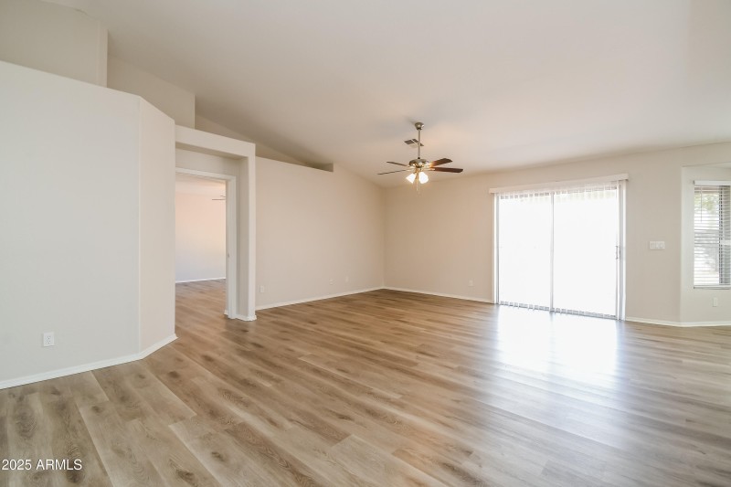 020-photo-living-room-14351808