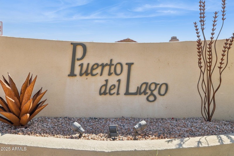Puerto del Lago Living