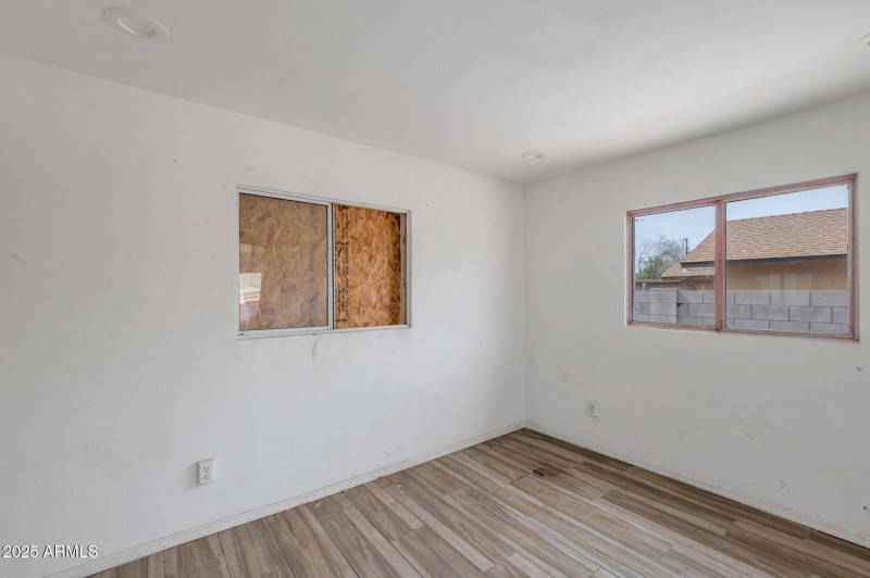 11-web-or-mls-Qp-6615