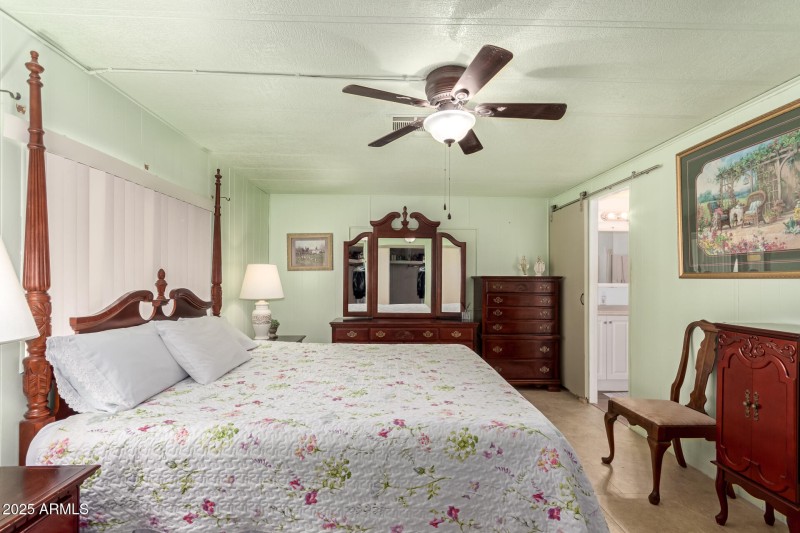 09 Primary Bedroom