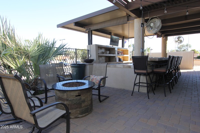 7 Outdoor Bar