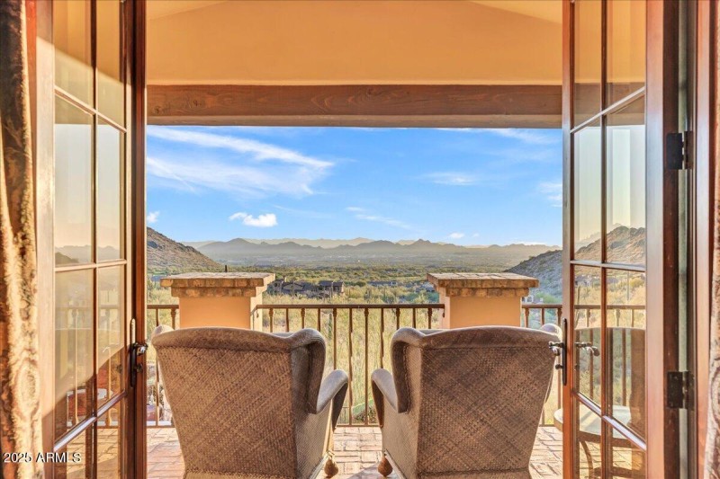 Den Balcony