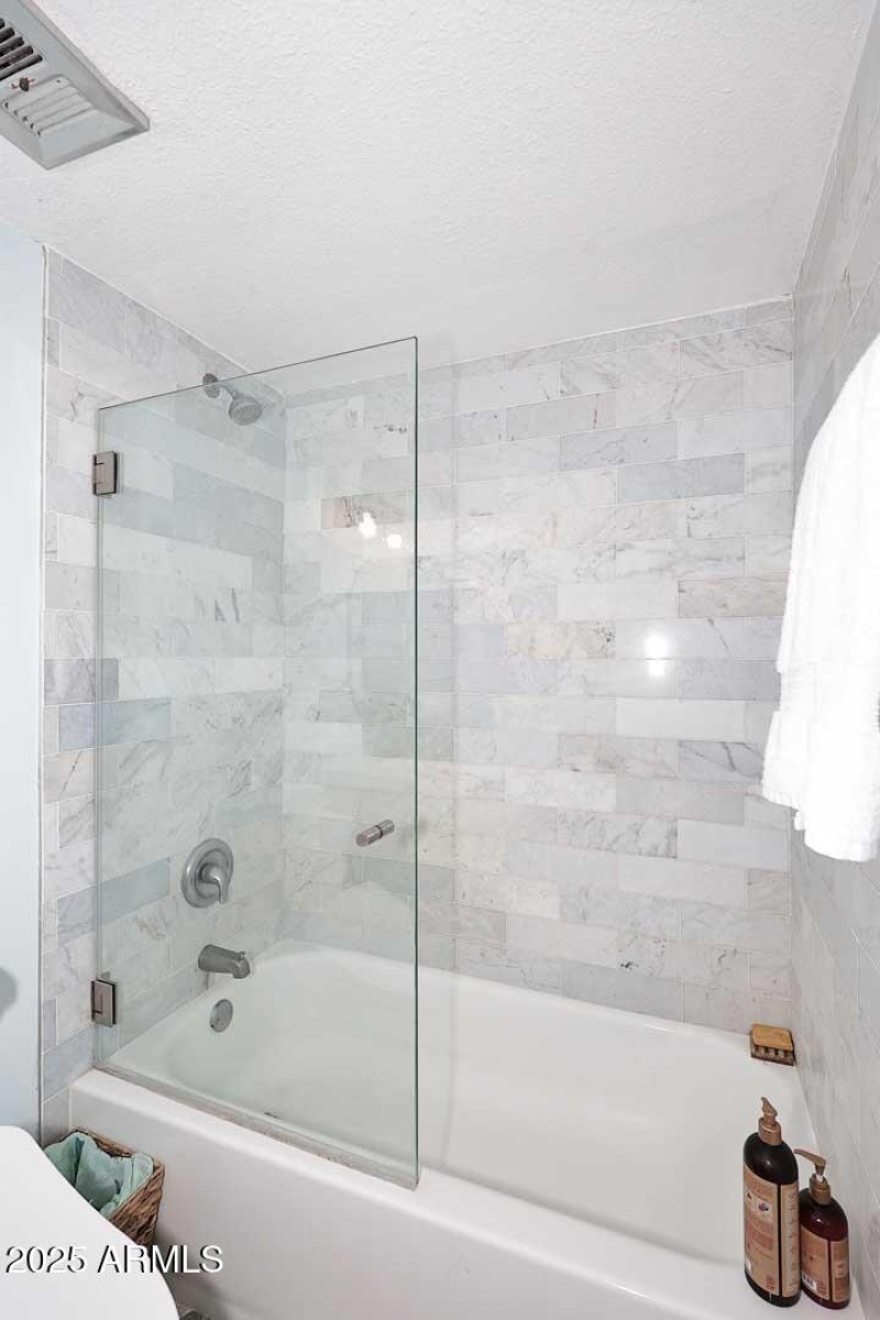 Hall Bath-Tub