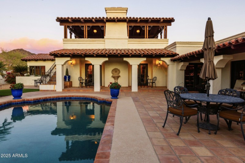 4726 E SIERRA VISTA DR
