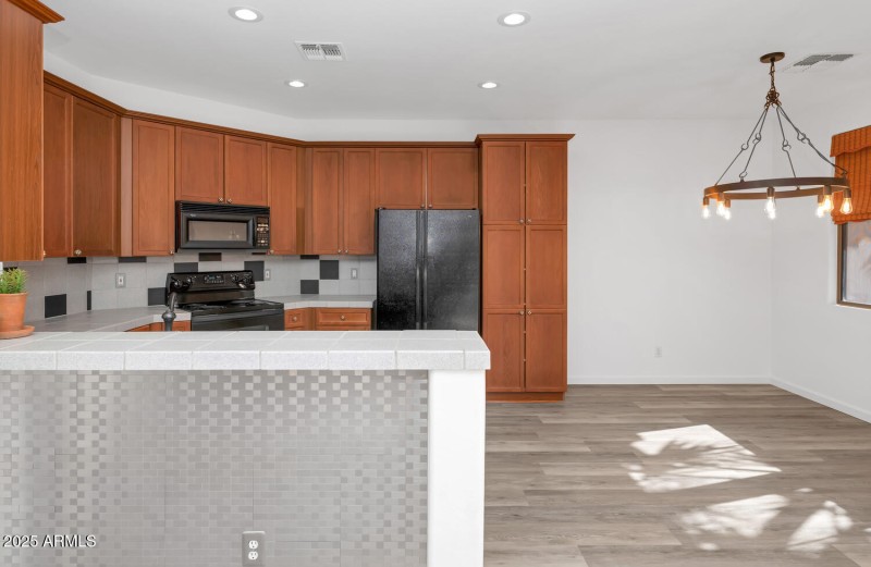 13587 W Cypress St-large-013-048-13587 W