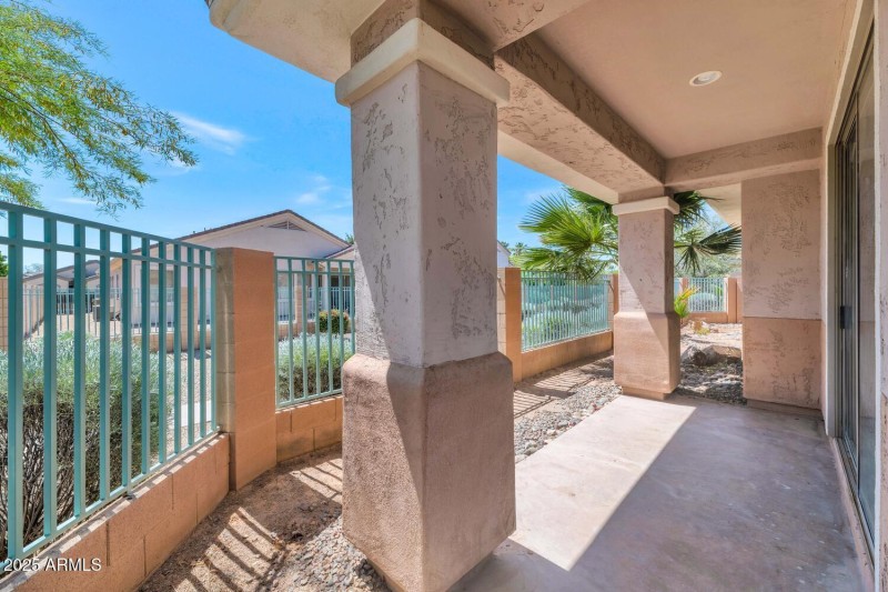 13587 W Cypress St-large-029-016-13587 W