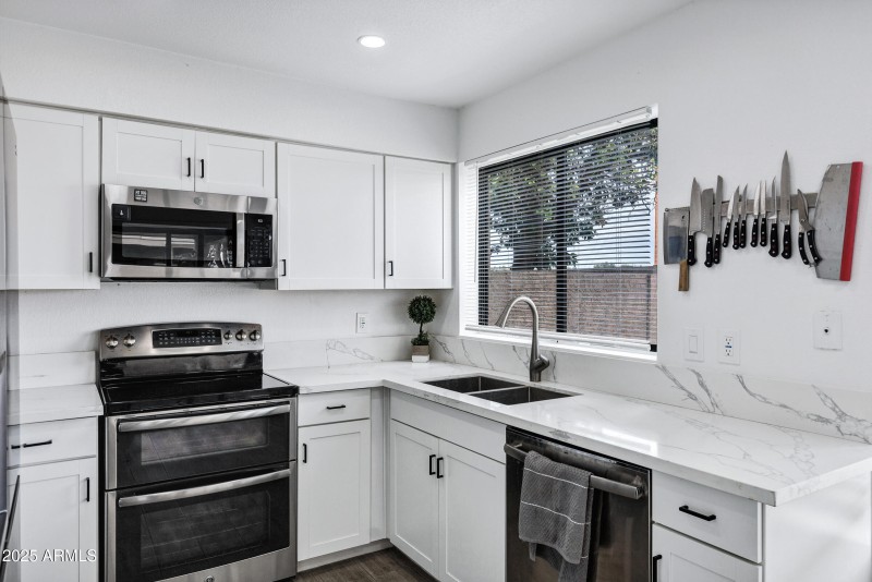7818 E Cactus Wren Rd-17
