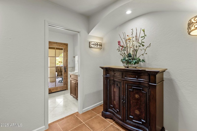 4726 E SIERRA VISTA DR