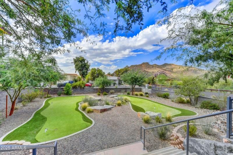 026_Area Putting Green