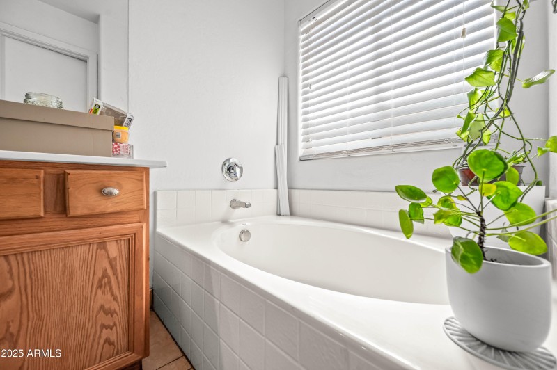 6922 S 26th Ln Phoenix AZ 85041-24