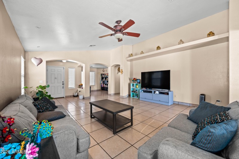 6922 S 26th Ln Phoenix AZ 85041-36