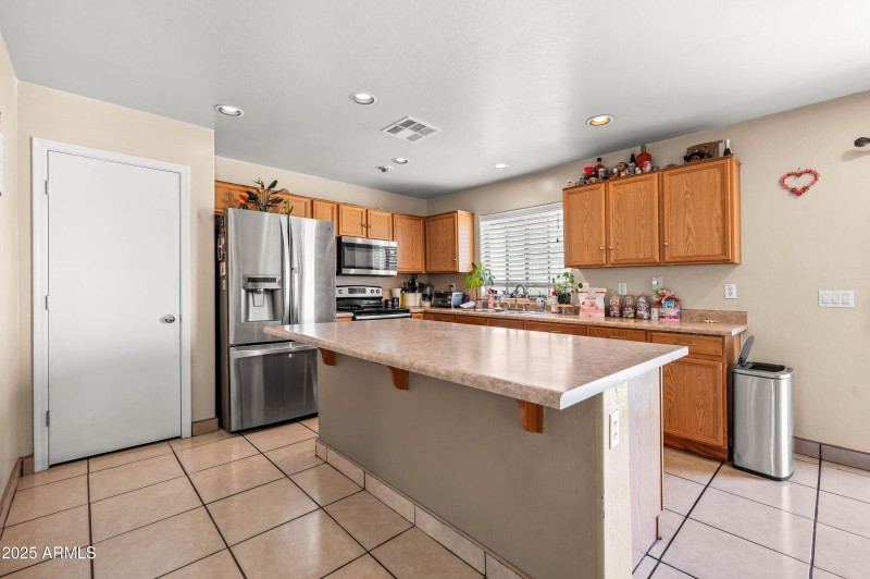 6922 S 26th Ln Phoenix AZ 85041-37
