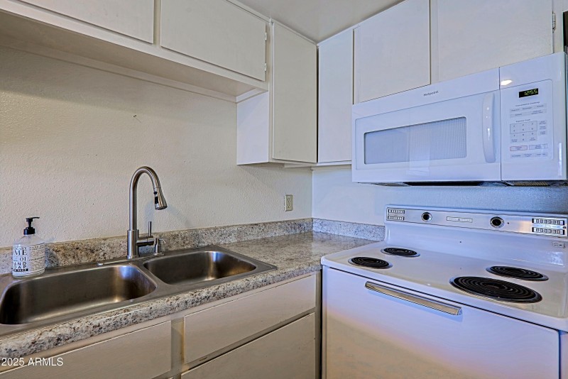 Kitchen 4
