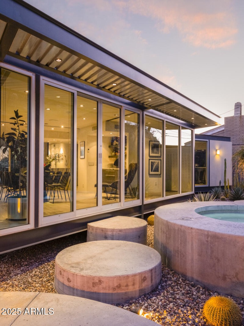 Listings_1340_E_LasPalmaritasDr_Images-5