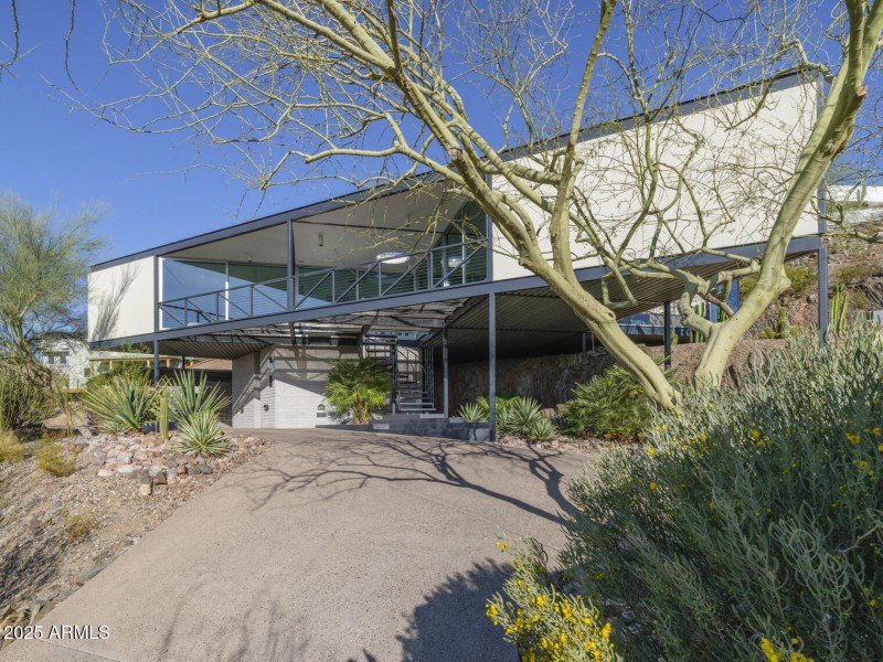 Listings_1340_E_LasPalmaritasDr_Images-1