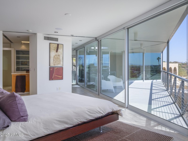 Listings_1340_E_LasPalmaritasDr_Images-2