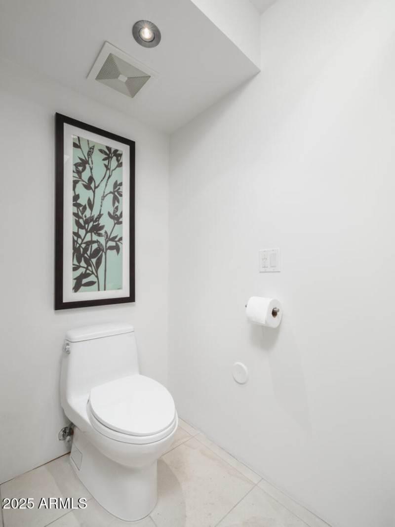 Listings_1340_E_LasPalmaritasDr_Images-2