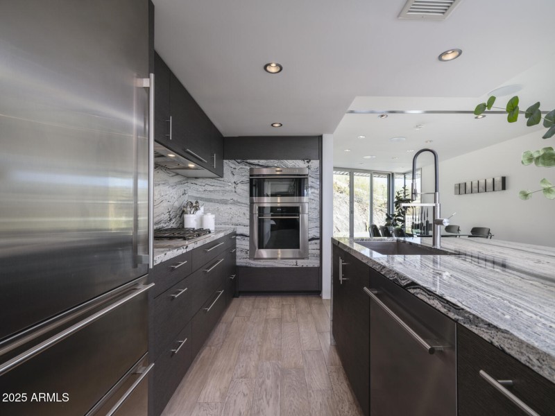 Listings_1340_E_LasPalmaritasDr_Images-3