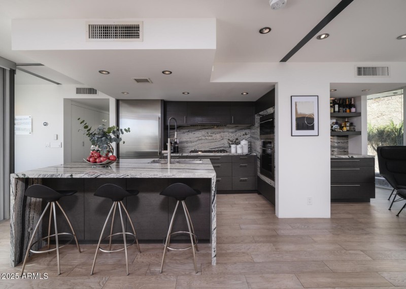 Listings_1340_E_LasPalmaritasDr_Images-3