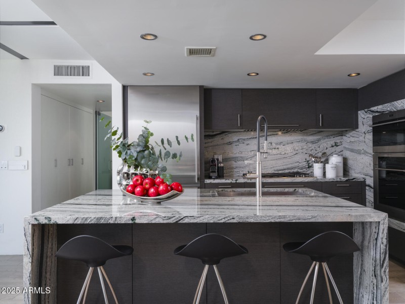 Listings_1340_E_LasPalmaritasDr_Images-3