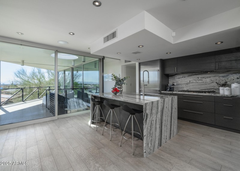 Listings_1340_E_LasPalmaritasDr_Images-3