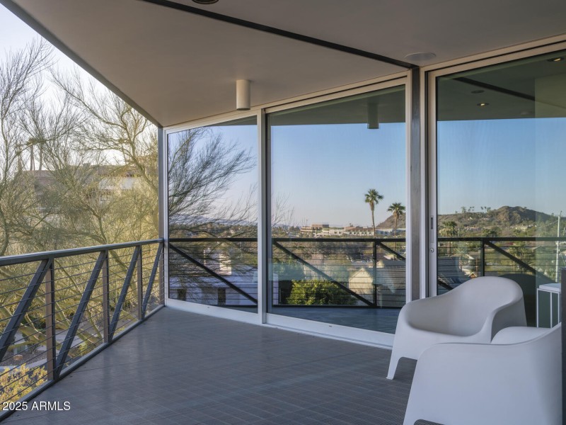 Listings_1340_E_LasPalmaritasDr_Images-4