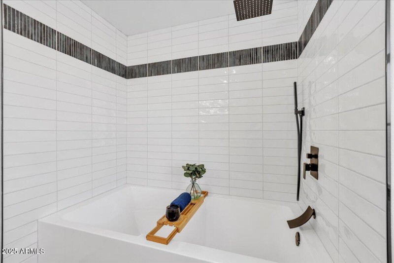 15-Soaking Tube & Shower