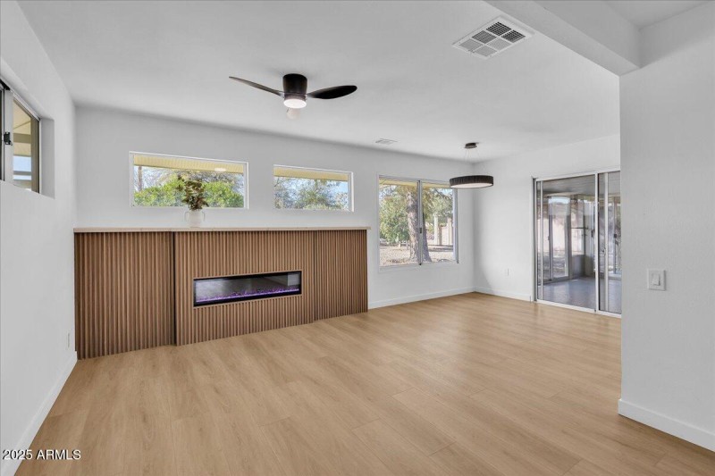 10-Family Room