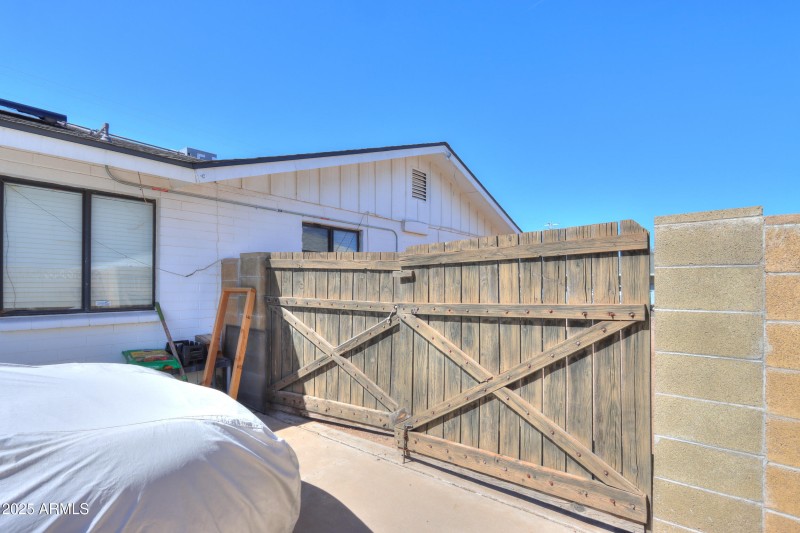 Rv gate