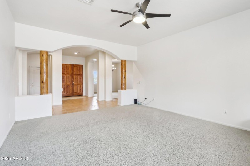 8-web-or-mls-N Washbed Dr-008
