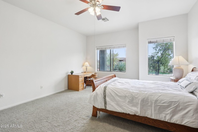 27-web-or-mls-N Washbed Dr-027