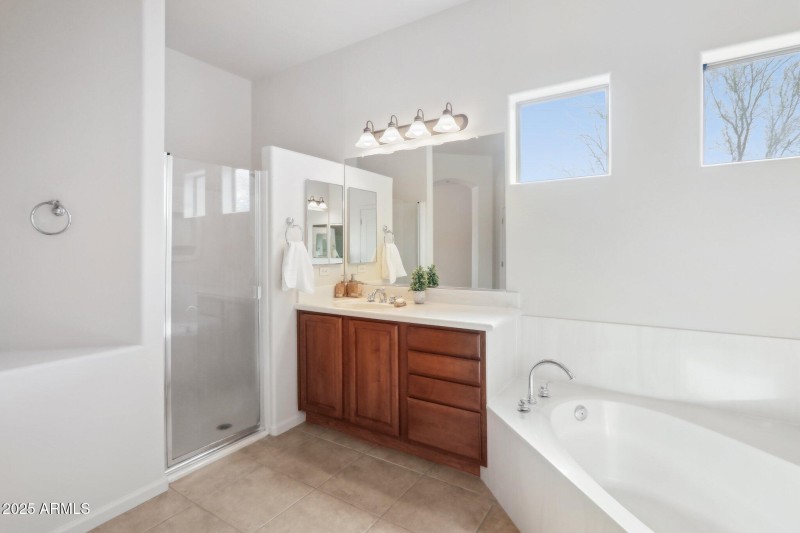 29-web-or-mls-N Washbed Dr-029
