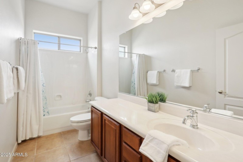 34-web-or-mls-N Washbed Dr-034