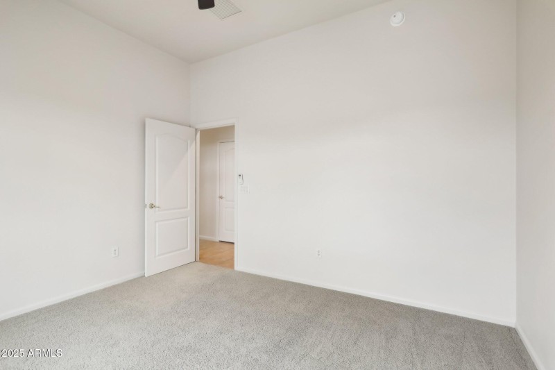 37-web-or-mls-N Washbed Dr-037
