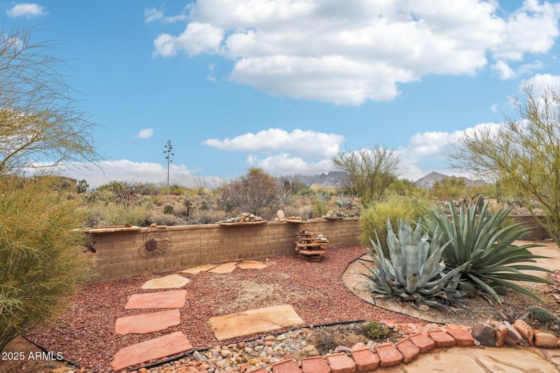 45-web-or-mls-N Washbed Dr-045