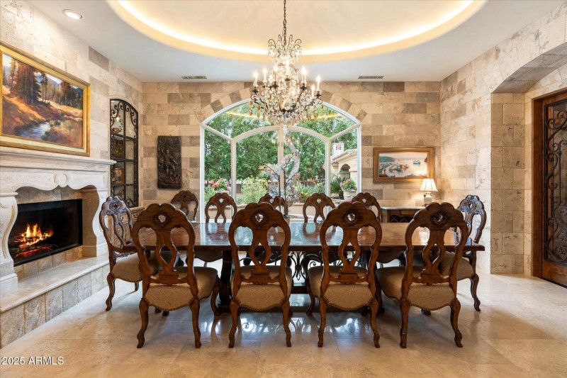 015-Dining Room