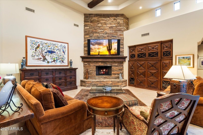 025-Family Room