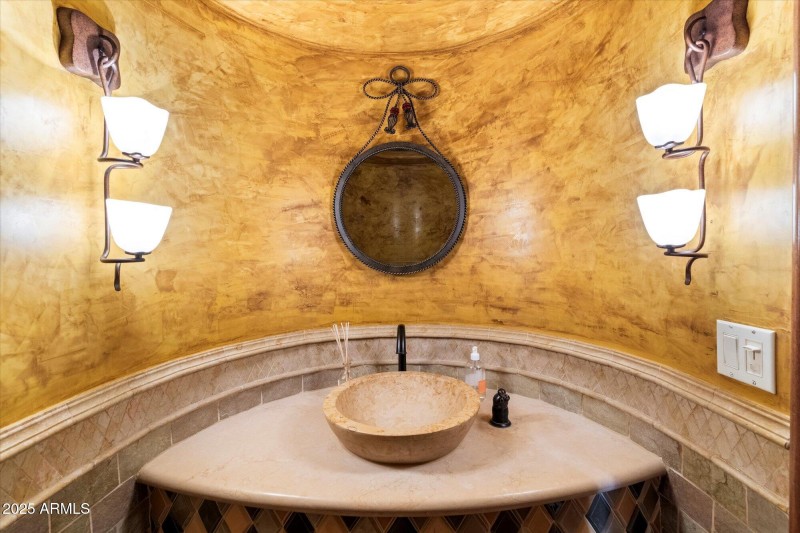 036-Powder Room
