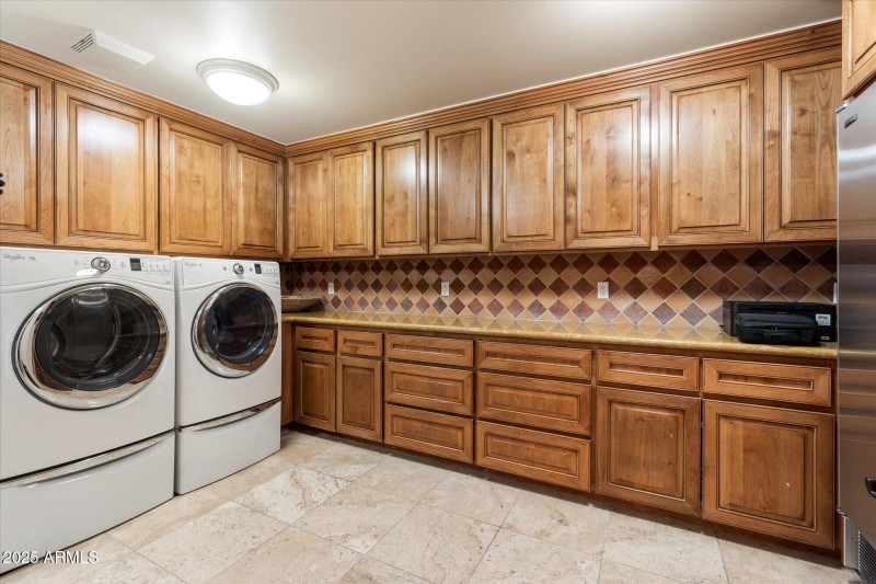 073-Laundry Rooom