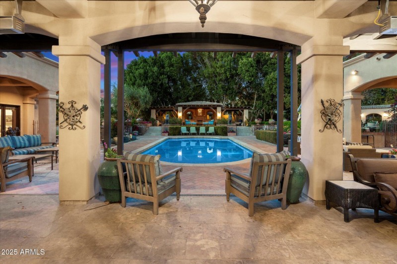 082-Covered Patio