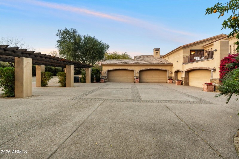 083-Garages
