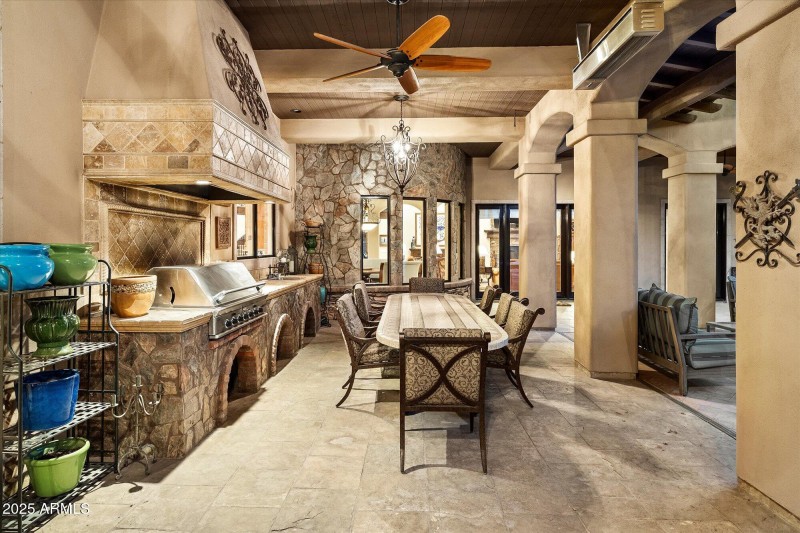 086-Outdoor Kitchen