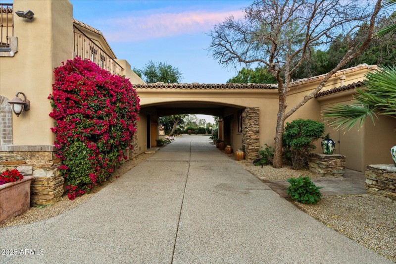 088-Driveway