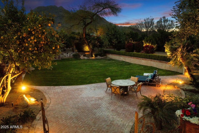 093-Side _ Backyard