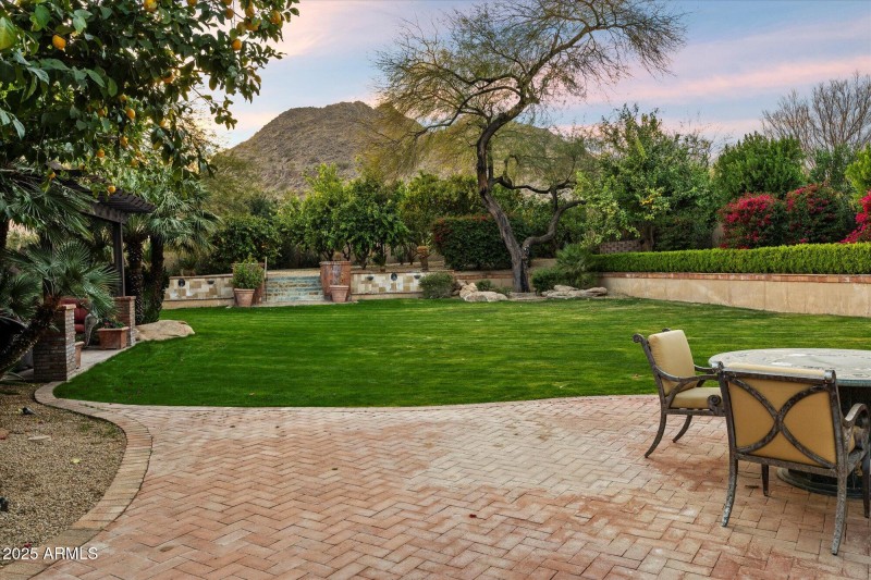 097-Side _ Backyard