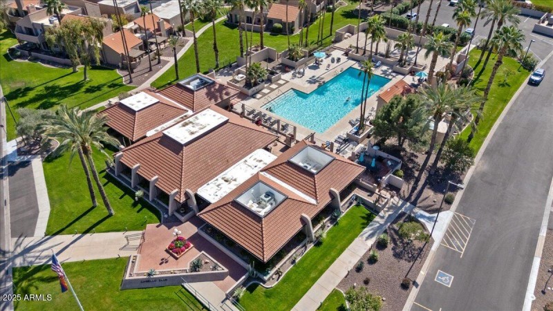 Pool/Clubhouse