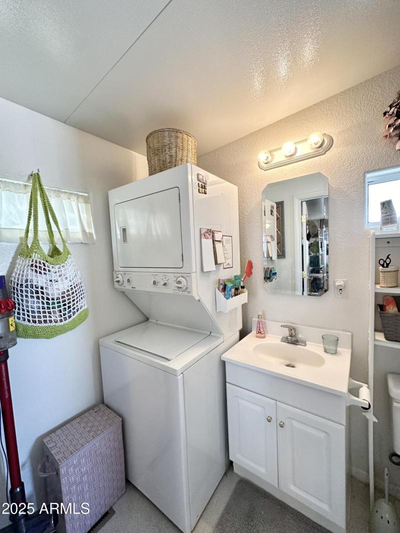 STACKABLE WASHER/DRYER