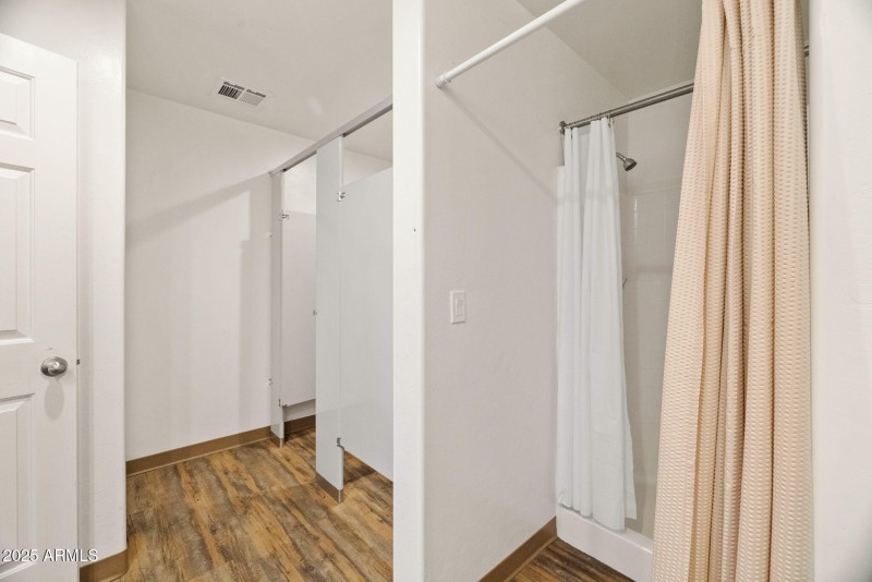 27-Cabin Bathroom