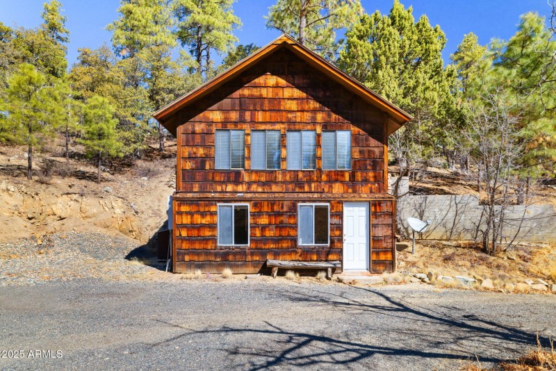 42-Coach House